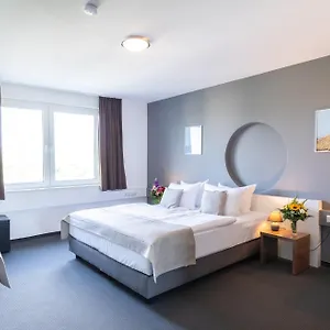 Aviva Hotel
